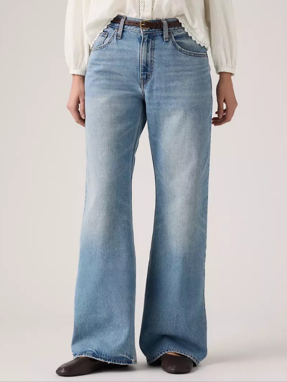 Levi's Middy Loose Boot Light Wash Mid High Rise Wide Leg Bootcut Jeans size 29